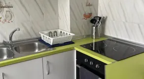 Tranquila, Céntrica y Luminosa Habitación de Matrimonio en Vivienda Compartida - Image 3