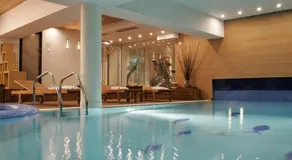 The Lodge Hotel - Image 2