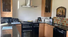 Honeycomb Cottage - a quiet, charming, cosy retreat in the countryside only 2 miles from one of Cornwall's best beaches - Image 3