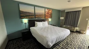 Homegate Inn And Suites - Image 2