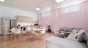 Local Hostel & Suites - Image 3