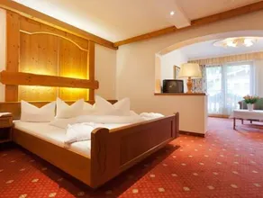 Hotel Neue Post - Image 2