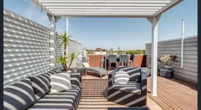 Modern 3 bedroom apartment, beach, surf & shops - Image 3