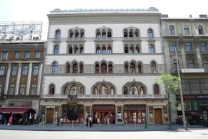 Little Hungary Apartment - Image 3