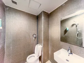 Lodge 41 - Image 4
