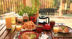 The Burgundy Dream Bed And Breakfast - Image 4
