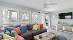 Coastal bungalow with huge yard, comfy deck and close to beach - Image 2
