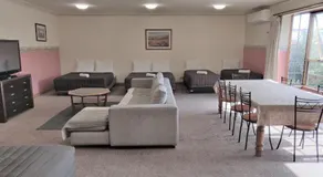 St Georges Motor Inn - Image 3