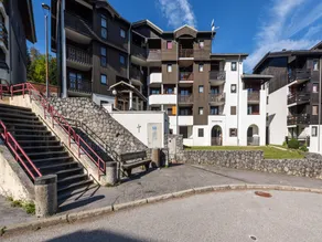 Slope-Access Morillon Apartment for 4 - Image 4