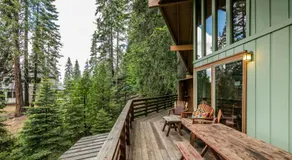 Yosemite Cub's Cabin - Image 4
