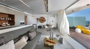 Alonas Apartments Beachfront Apartment - Image 2