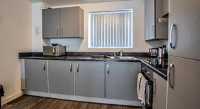 One-bedroom ground floor apartment in Birmingham with parking - Image 4
