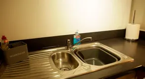 Newly refurbished 1 bed first floor apartment with wifi - Image 5