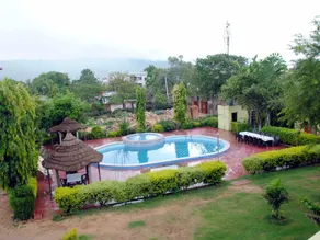 Hill View - Image 4