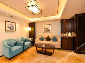 River Four Seasons Hotel - Image 4