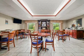 Baymont by Wyndham Madisonville - Image 3
