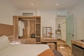 California Hotel - Image 2