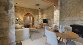 Elinn Traditional Suites - Image 3