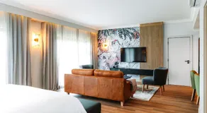 Emerald Resort & Casino - Image 2