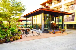 Nantharom Hotel and Restaurant - Image 4