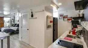 Oasis Hideaway Apt w/ Rainforest Shower! - Image 3