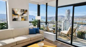 Stunning Million-Dollar Lakeview 2 Bedroom signature Loft with rooftop pool - Image 3