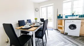 2Bed Garden & Private Parking Near A19 - Perfect for Contractors - Image 5