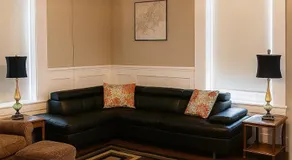 Suite 3 Eighteen - Image 3