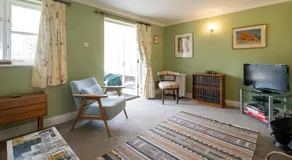8 Saxonfields - Image 2