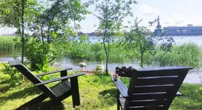 Minimalist riverside hideout - Image 3