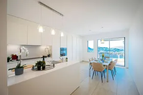 Luxurious two-bedroom flat with Luganos lake view - Image 3