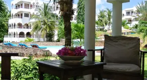 Amani Residence Beverly Suites - Image 4