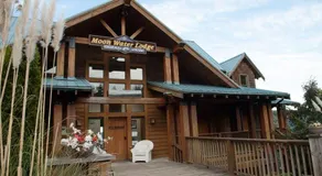 Moon Water Lodge - Image 4