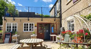 Cross Swords Rooms, Skillington - Image 2