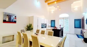 Beautiful large Sea Front Duplex Loft - Image 3