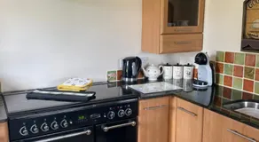 Honeycomb Cottage - a quiet, charming, cosy retreat in the countryside only 2 miles from one of Cornwall's best beaches - Image 2