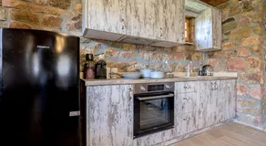 Kirki Old Winery Guest House - Image 3