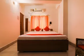 OYO 38598 The Executive Inn - Image 2