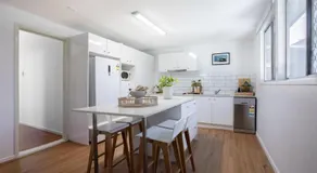 Lux 4B Queenslander by The Gabba - Image 3
