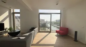 Splendid Penthouse in City Center with Water View - Image 3