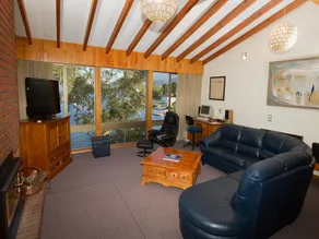 Derwent Retreat - Image 4