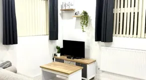 Cozy getaway in heart of warwick - Image 2