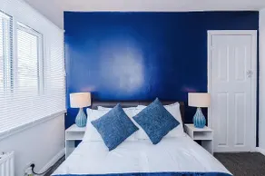 Charming 2 Bed House, Sleeps 6, Free parking, Contractors welcome - Image 2