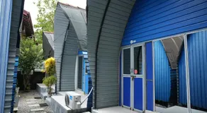Airport A4 Transit Hub - Eco Chalets - FREE Airport Pick Up & Drop 24HRS - Image 5