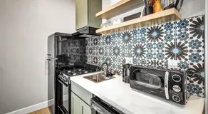 Two Bedroom - King in Master. Heart of Downtown Vista - Image 4