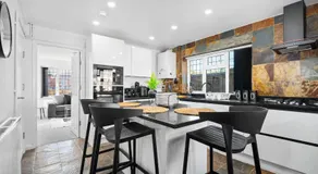 Charming Harvington Cottage - Hot Tub, Pet Friendly, Sleeps 11 - Image 4