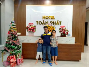Khách Sạn Toàn Phát Dốc Lếch - Image 4