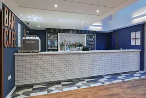 Travelodge Maidenhead Central - Image 3