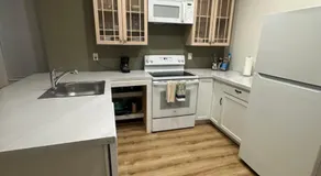 Renovated 3 bedroom for Professionals - Image 4