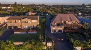 Khaya La Manzi Guest Lodge - Image 2